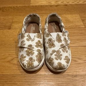 Toms gingerbread print toddler size 10